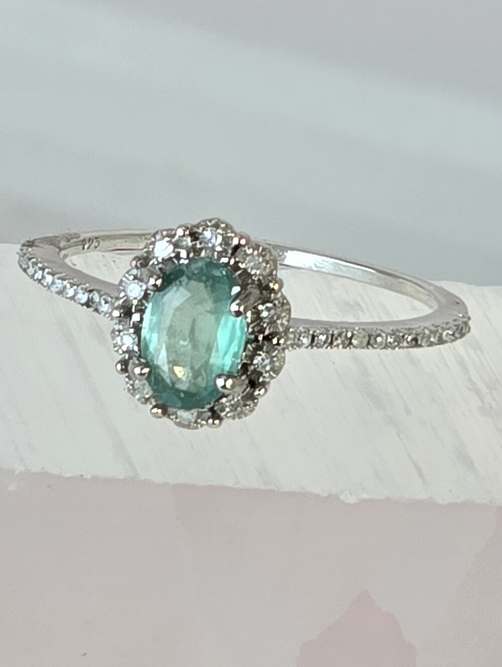 925 Sterling Silver Ring With Natural Emerald & Natural Diamonds